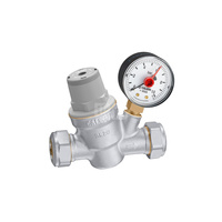 Regulator ciśnienia CALEFFI 5338H, złącze zaciskowe 28, 16 bar z manometrem, wersja skośna